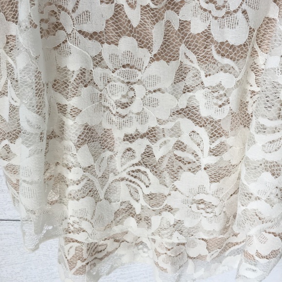 Gorgeous Express cream lace strappy tank✨medium - Picture 3 of 4